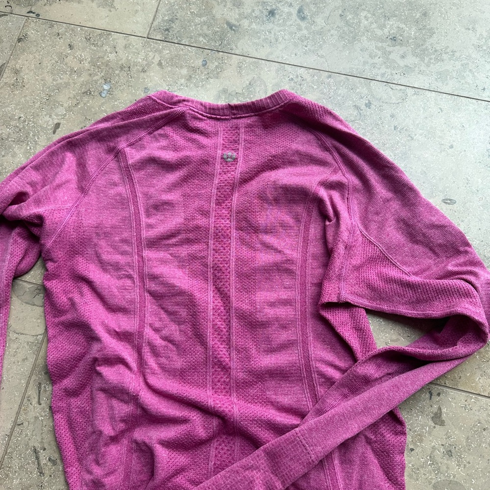 Lululemon long sleeve swiftly tech